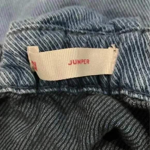 ⭐️ Levi’s denim overall dress in size kids 4-5 - Picture 5 of 6